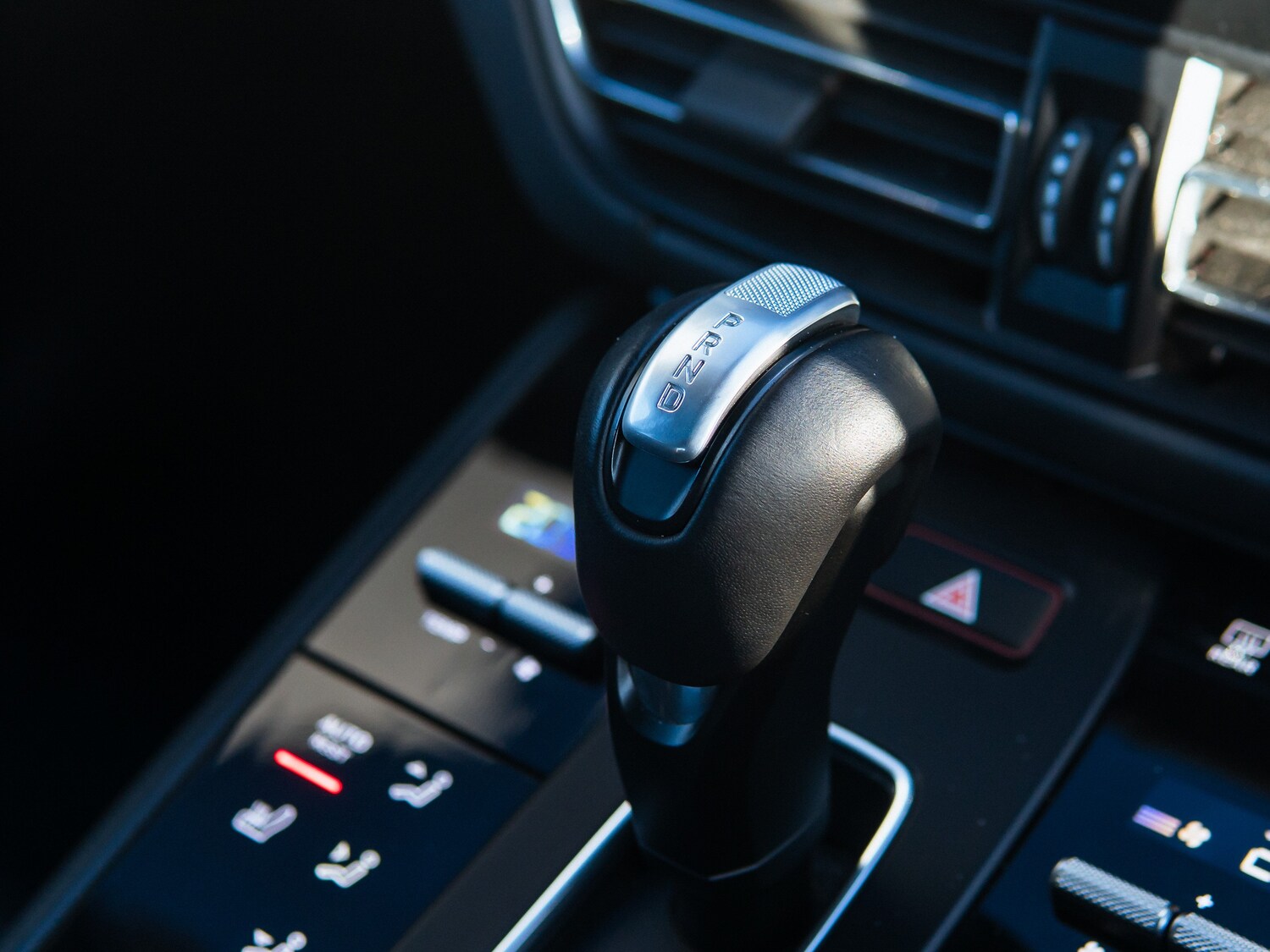 Used Porsche Macan 2023 for sale - 76627429: Photo 12