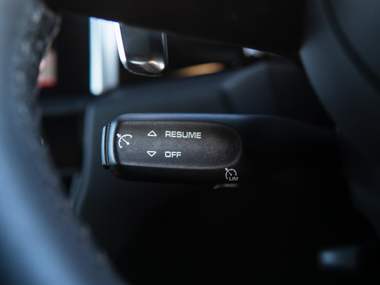 Used Porsche Macan 2023 for sale - 76627429: Photo 17