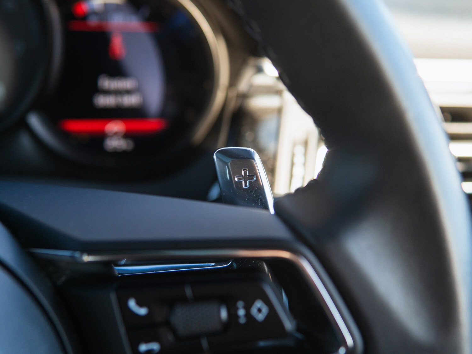 Used Porsche Macan 2023 for sale - 76627429: Photo 19