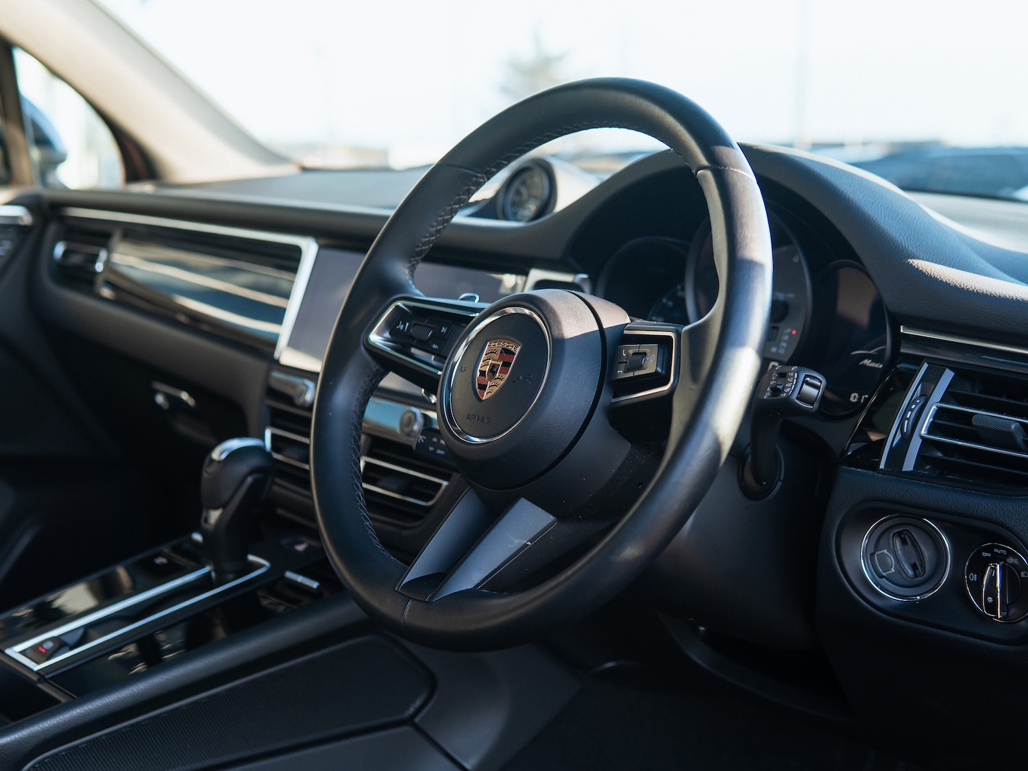 Used Porsche Macan 2023 for sale - 76627429: Photo 6