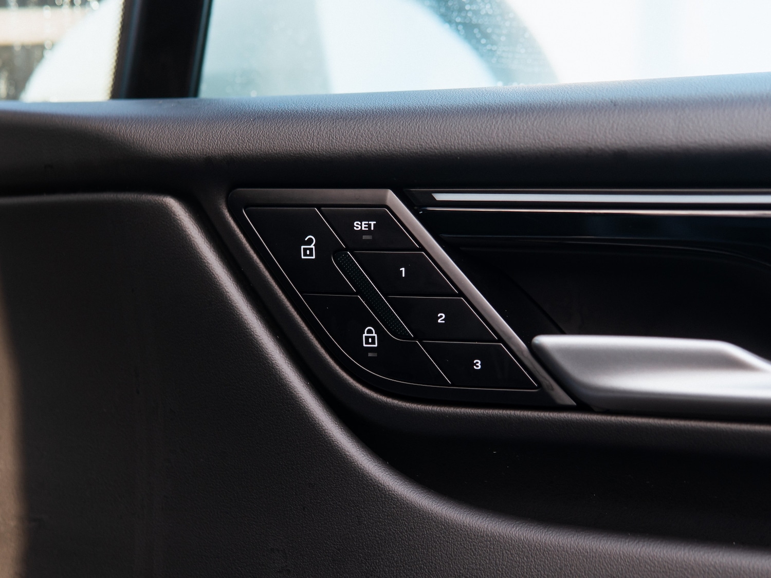 Used Porsche Macan 2024 for sale - 77226230: Photo 30