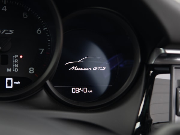 Used Porsche Macan 2023 for sale - 76162537: Photo 10