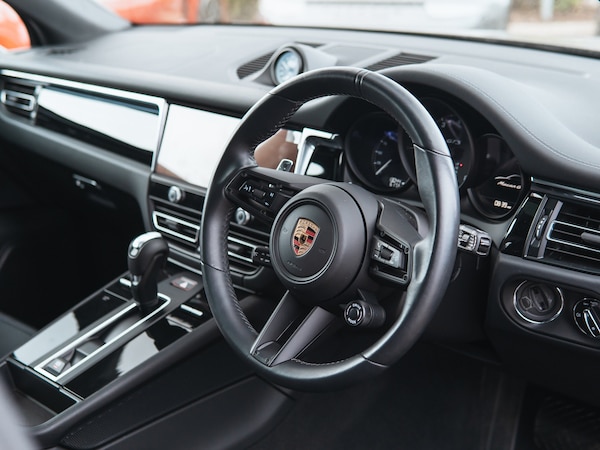 Used Porsche Macan 2023 for sale - 76162537: Photo 12
