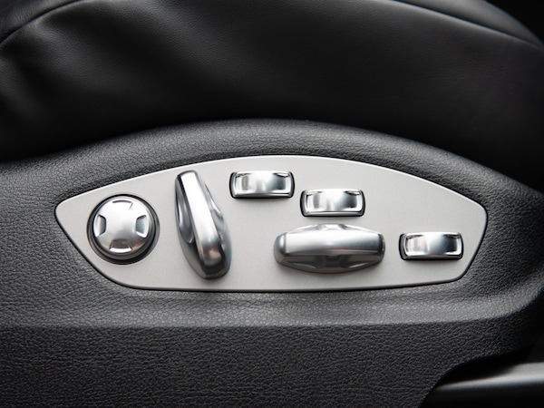Used Porsche Macan 2023 for sale - 76162537: Photo 17