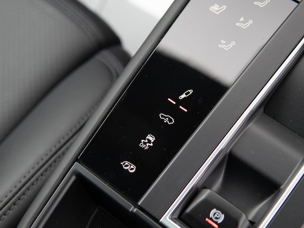 Used Porsche Macan 2023 for sale - 76162537: Photo 21