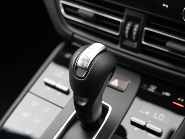 Used Porsche Macan 2023 for sale - 76162537: Photo 26