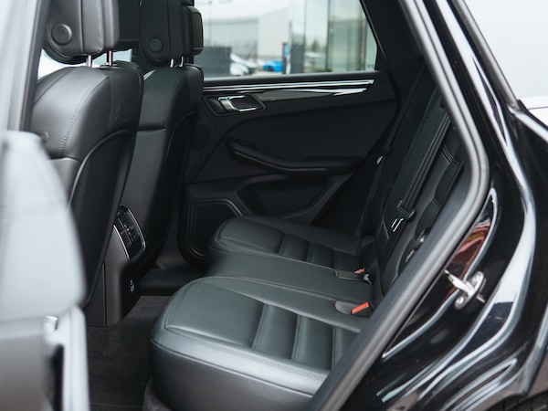 Used Porsche Macan 2023 for sale - 76162537: Photo 27