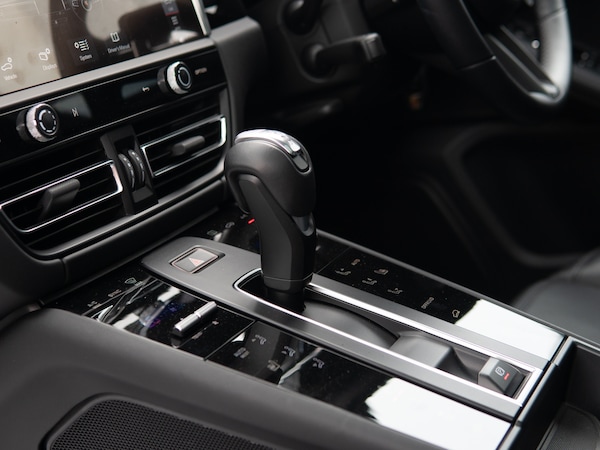 Used Porsche Macan 2023 for sale - 76162537: Photo 28
