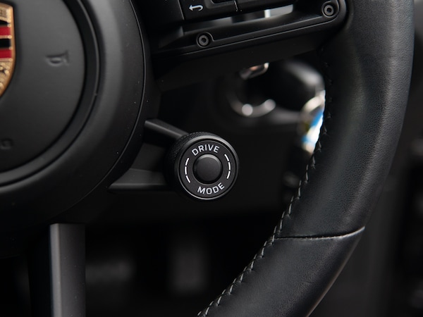 Used Porsche Macan 2023 for sale - 76162537: Photo 32