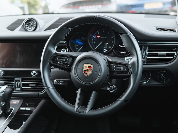 Used Porsche Macan 2023 for sale - 76162537: Photo 33