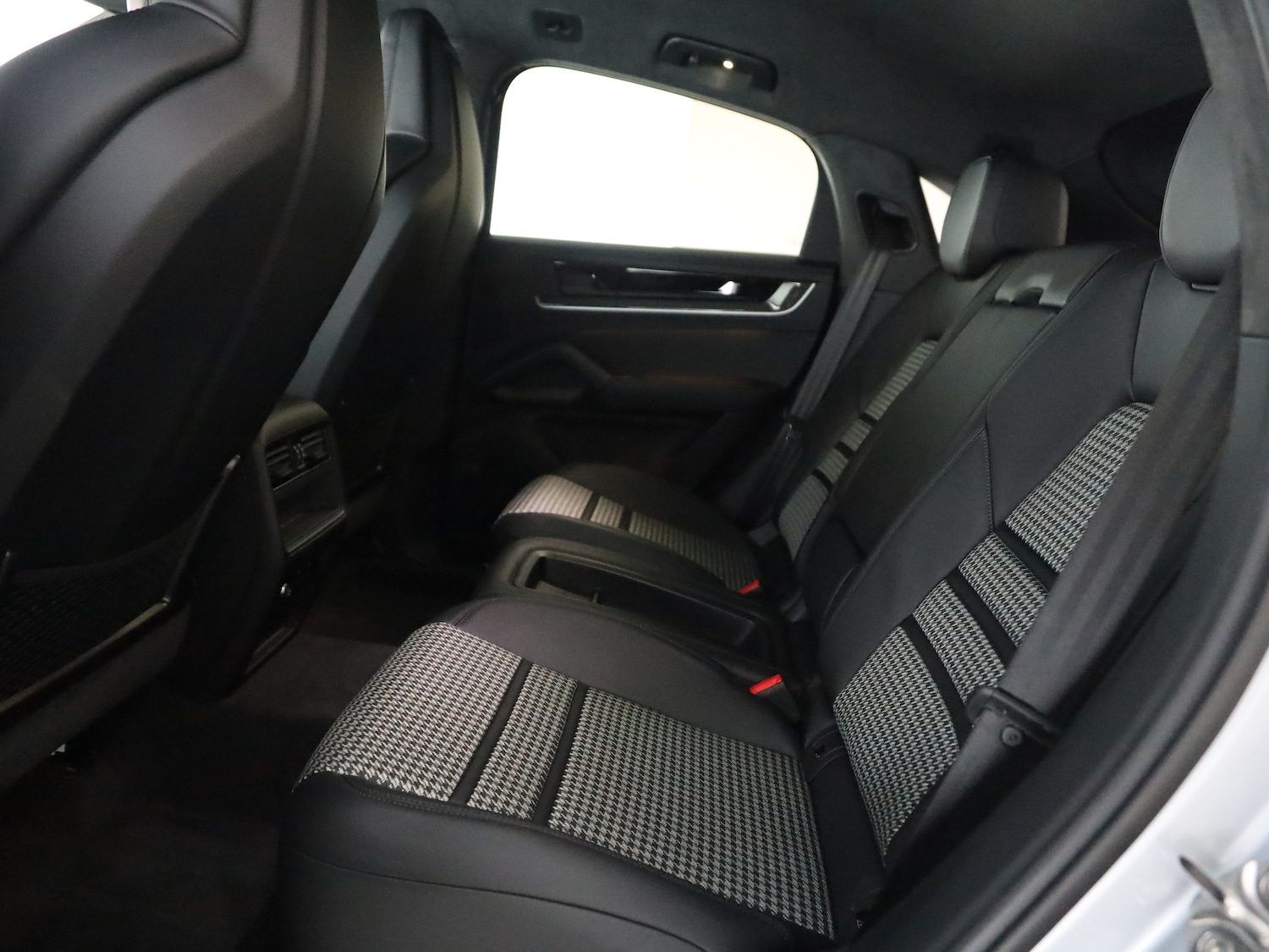 Used Porsche Cayenne 2025 for sale - 77905637: Photo 32