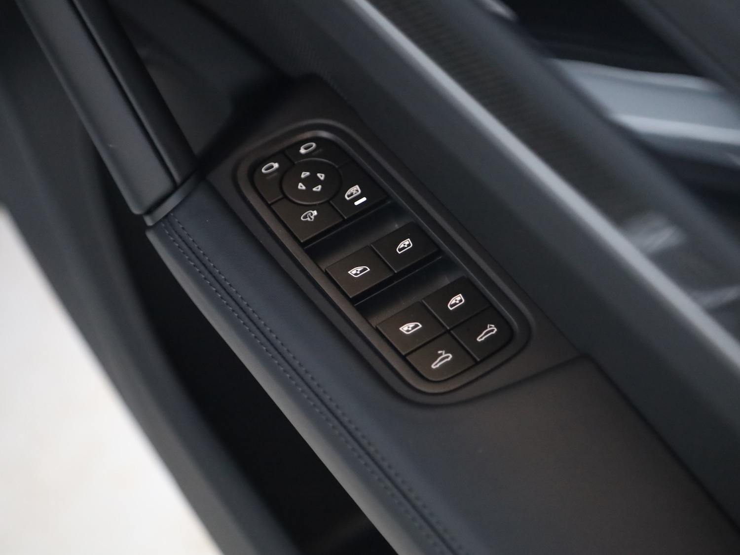 Used Porsche Cayenne 2025 for sale - 77905637: Photo 34