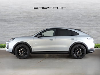 Used Porsche Cayenne 2025 for sale - 77905637: Photo