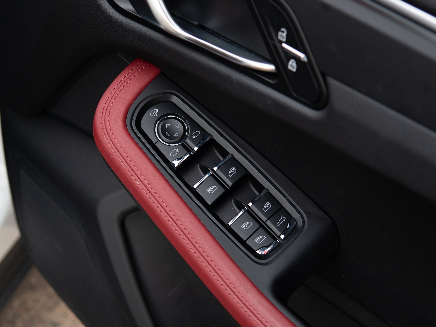 Used Porsche Macan 2023 for sale - 76197123: Photo 23