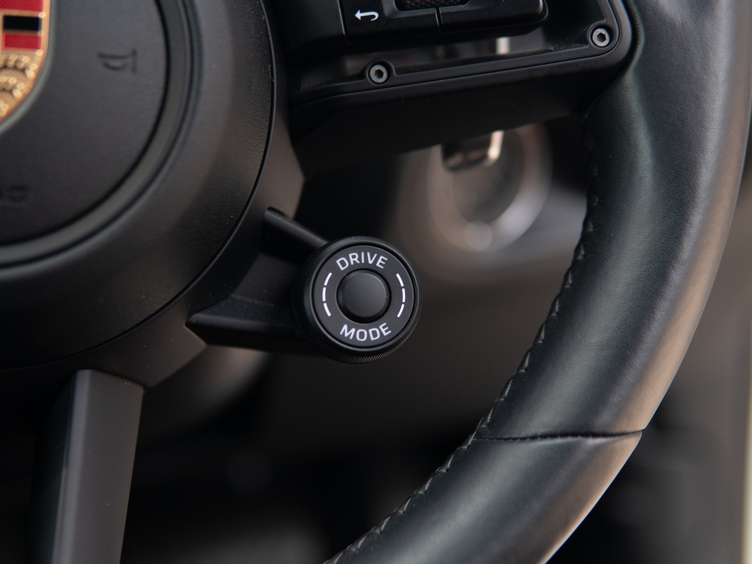 Used Porsche Macan 2023 for sale - 76197123: Photo 25