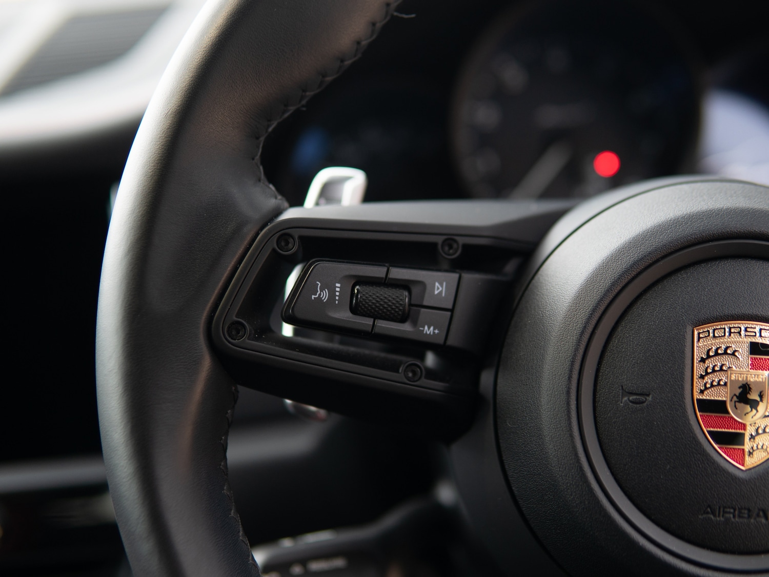 Used Porsche Macan 2023 for sale - 76197123: Photo 36