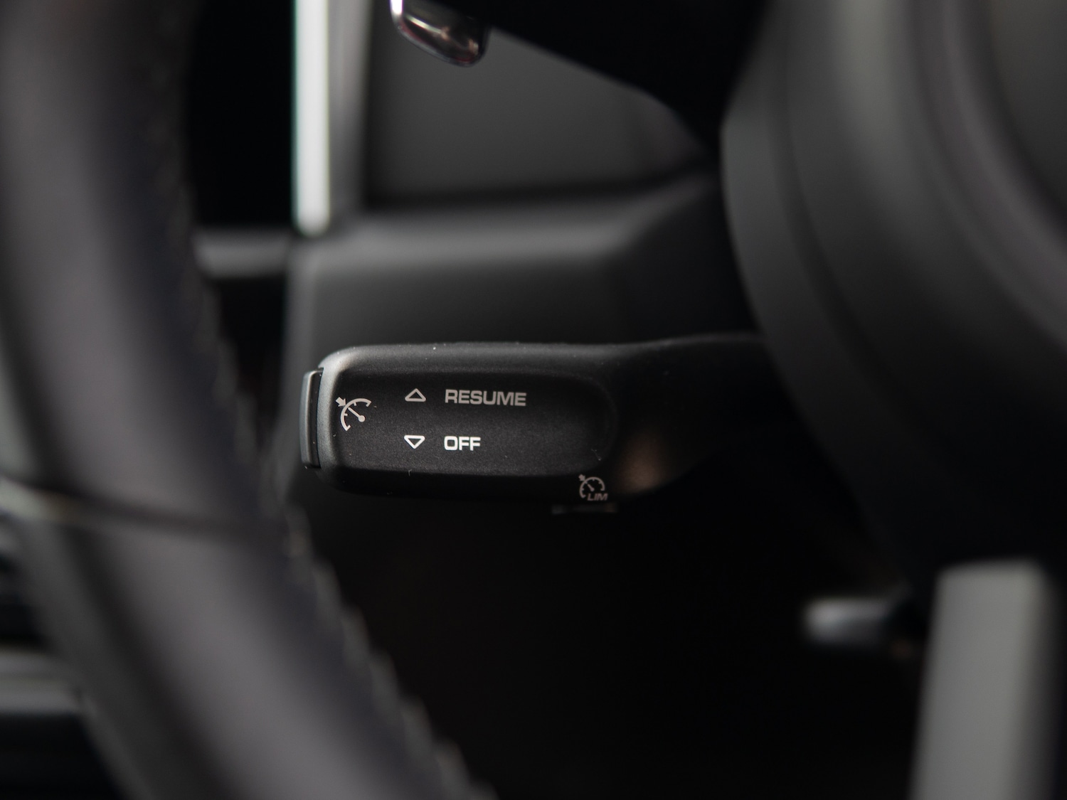 Used Porsche Macan 2023 for sale - 76197123: Photo 7