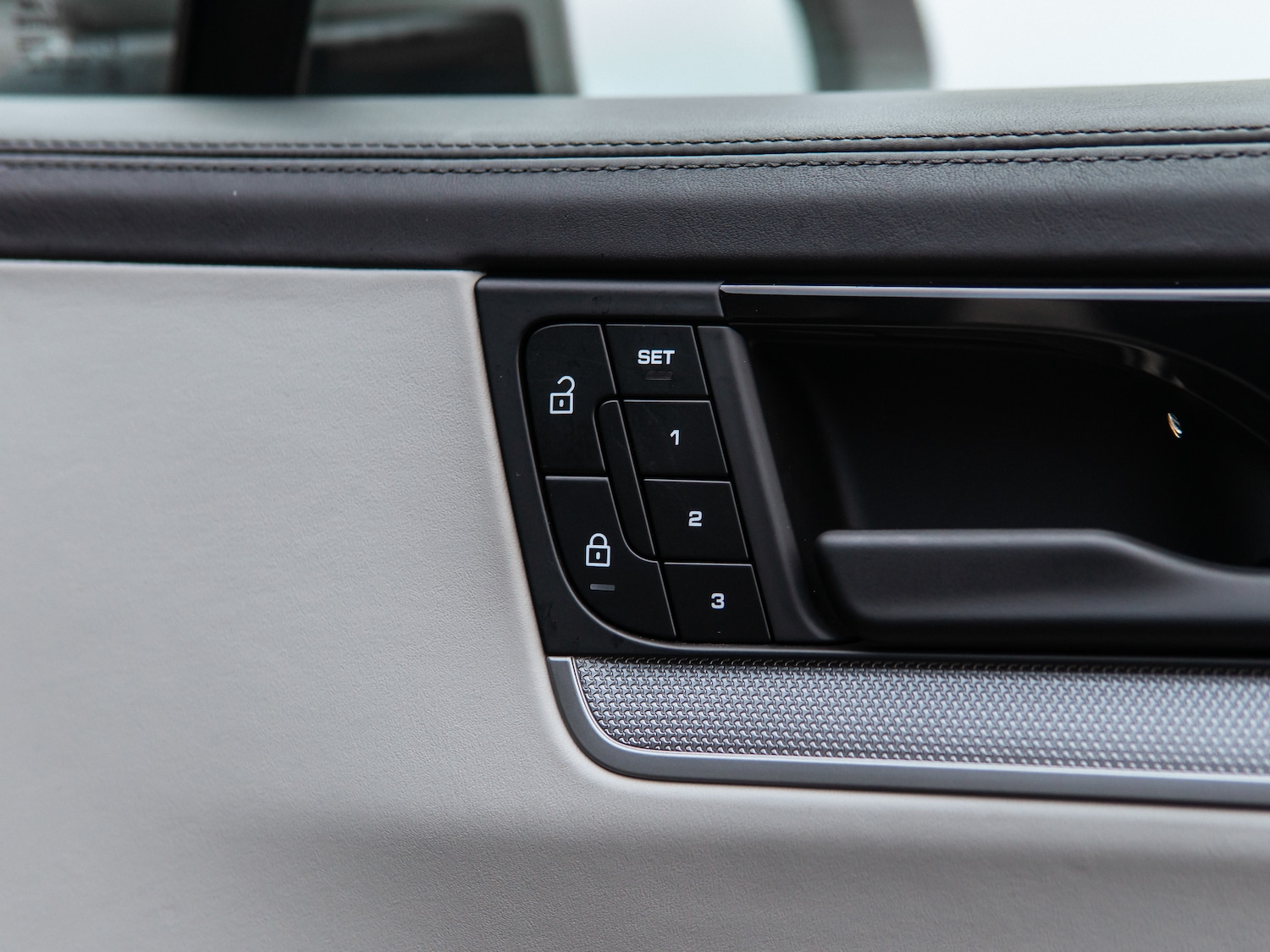 Used Porsche Cayenne 1969 for sale - 77262828: Photo 24