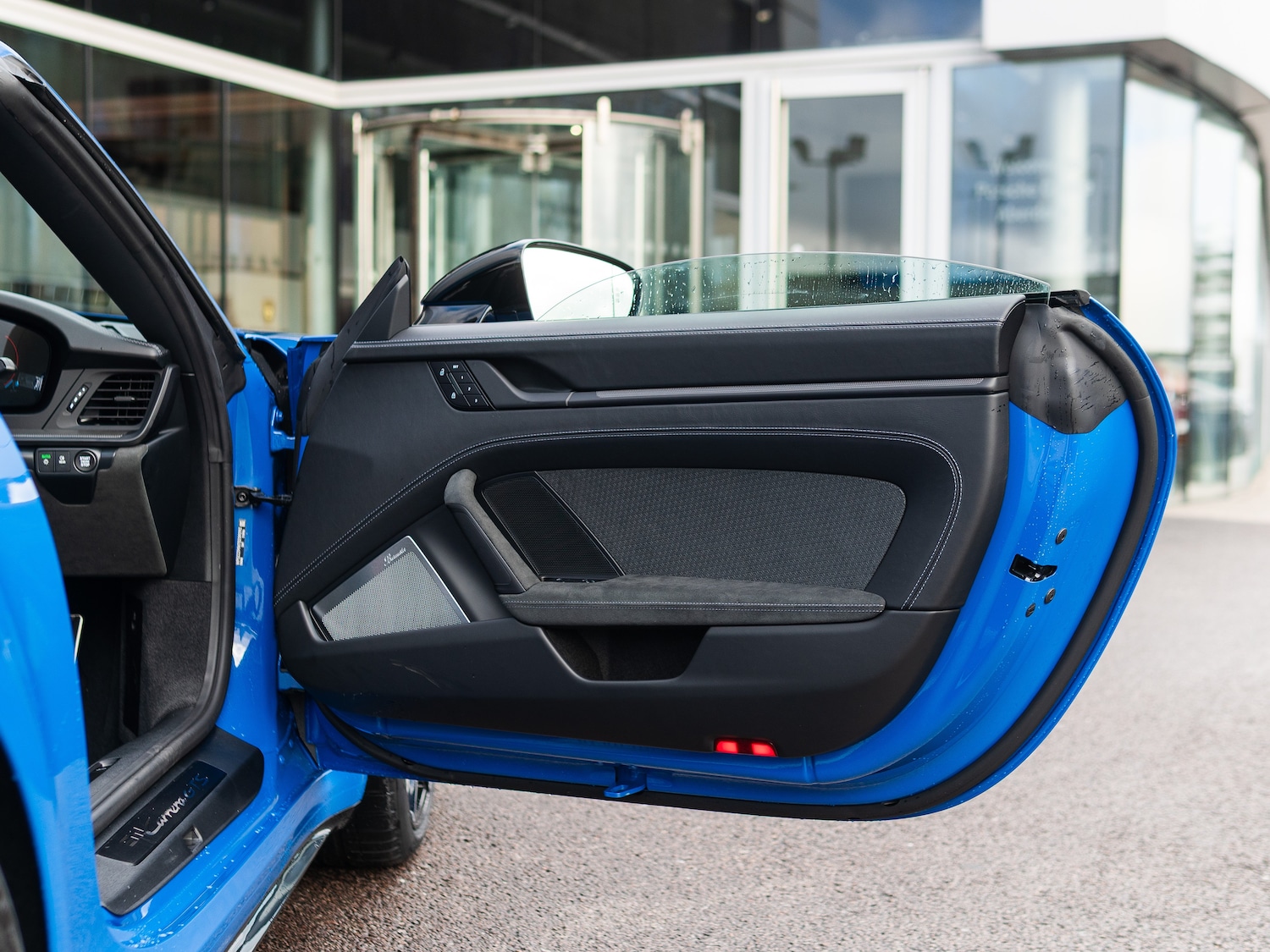 Used Porsche 911 2025 for sale - 77172406: Photo 46