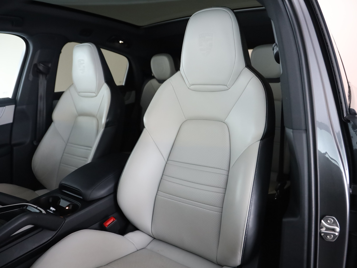 Used Porsche Cayenne 2023 for sale - 76438749: Photo 10