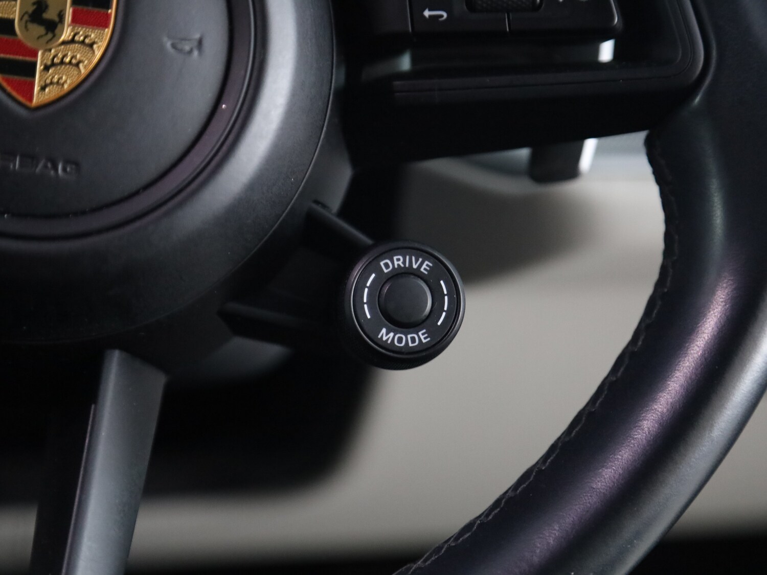 Used Porsche Cayenne 2023 for sale - 76438749: Photo 19