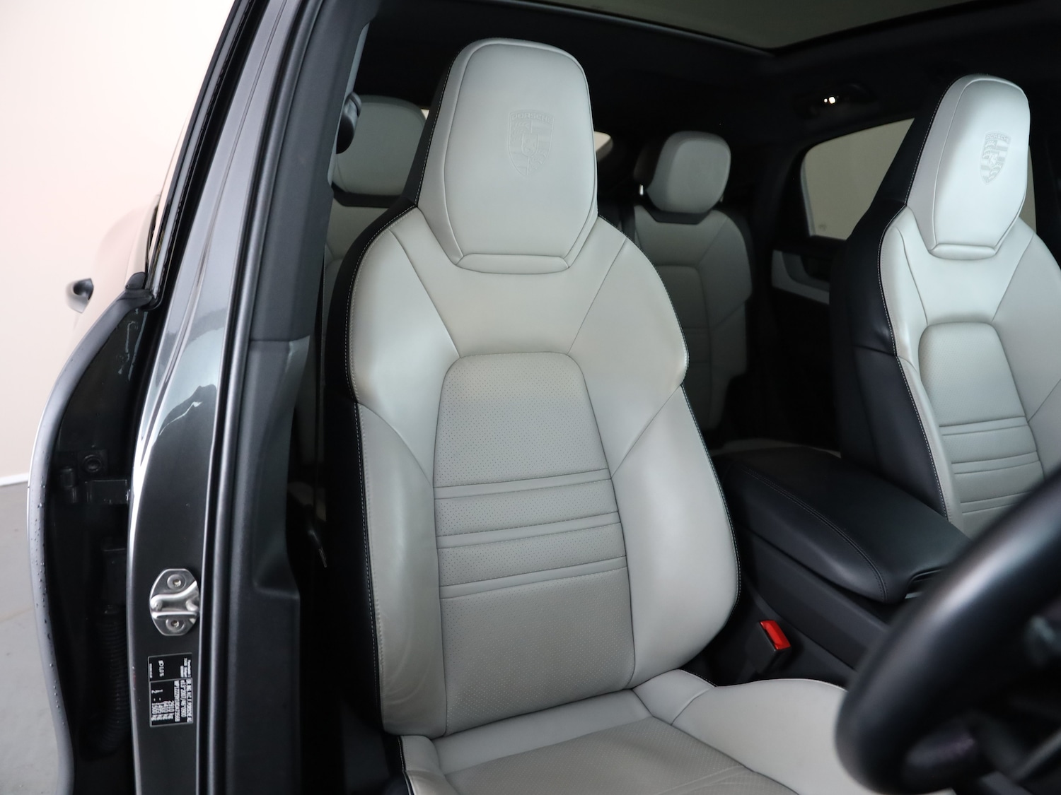 Used Porsche Cayenne 2023 for sale - 76438749: Photo 24