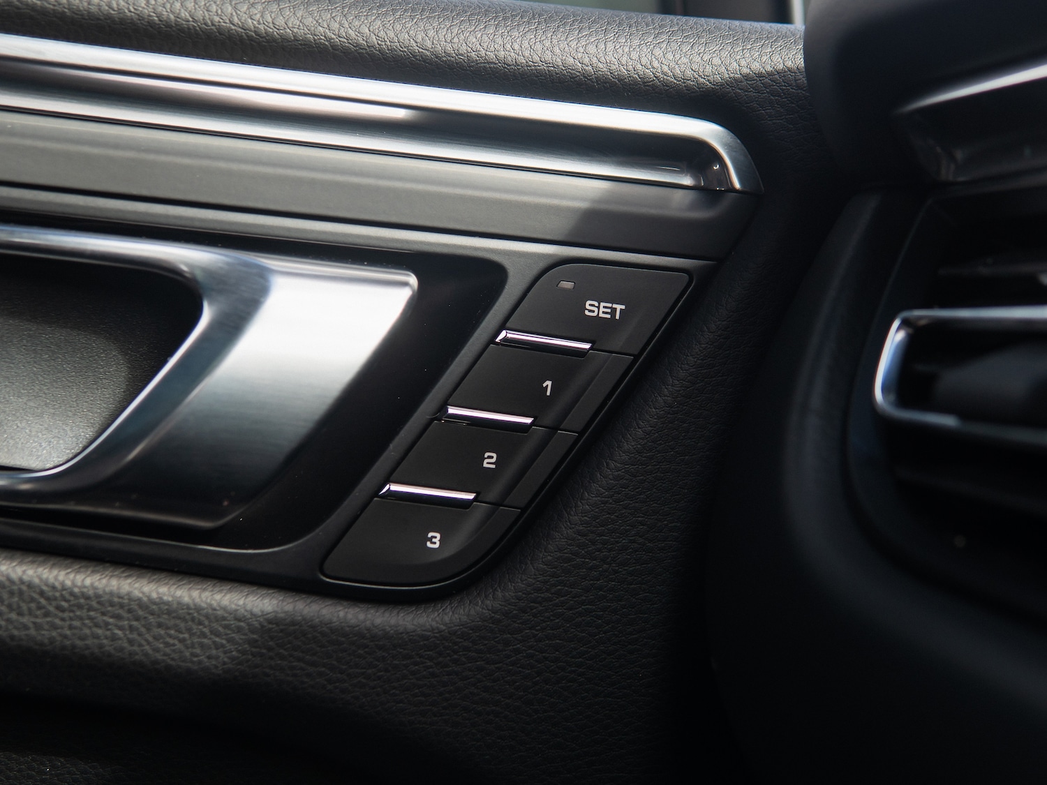 Used Porsche Macan 2024 for sale - 78016365: Photo 13