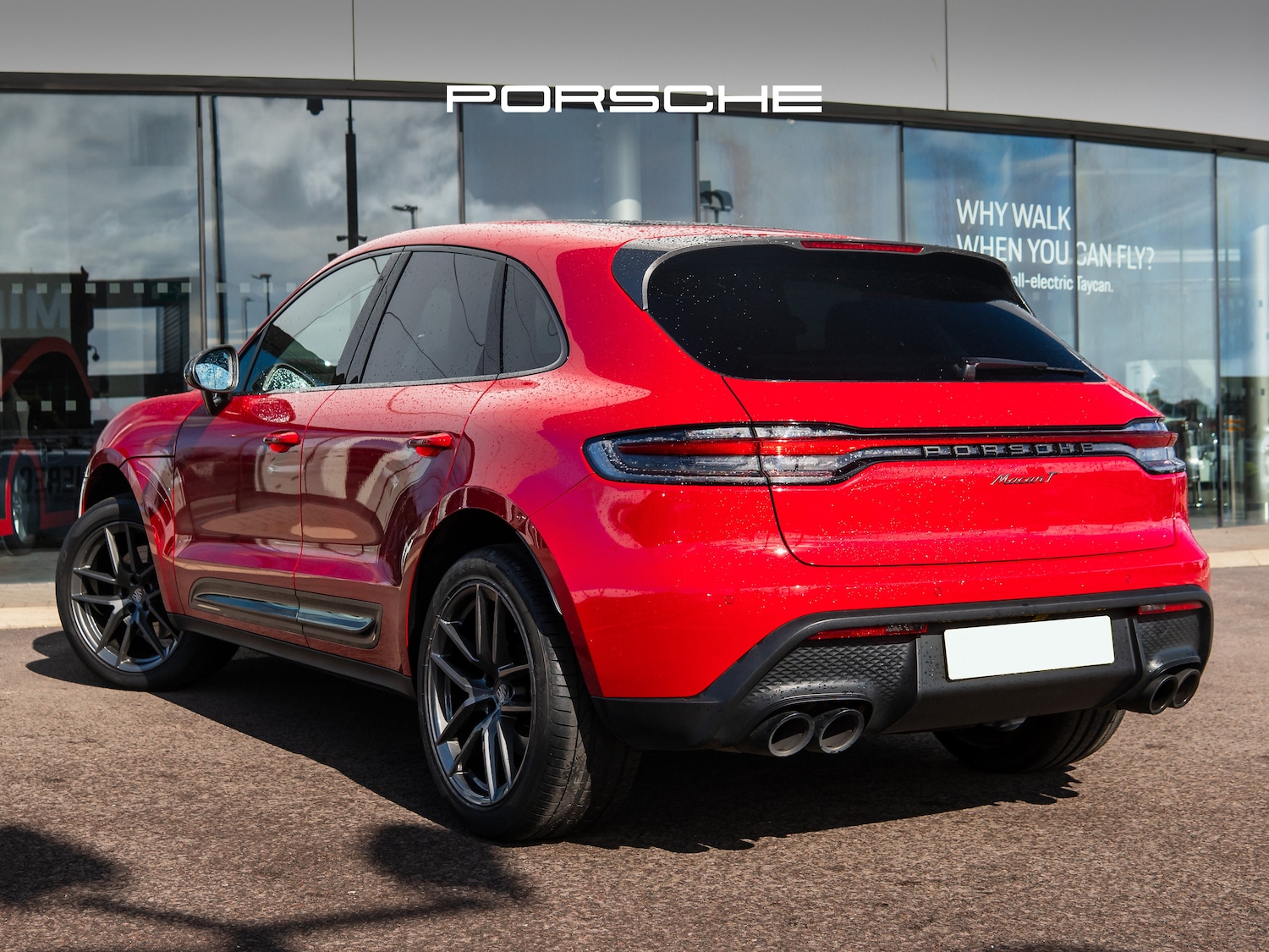 Used Porsche Macan 2024 for sale - 78016365: Photo 2