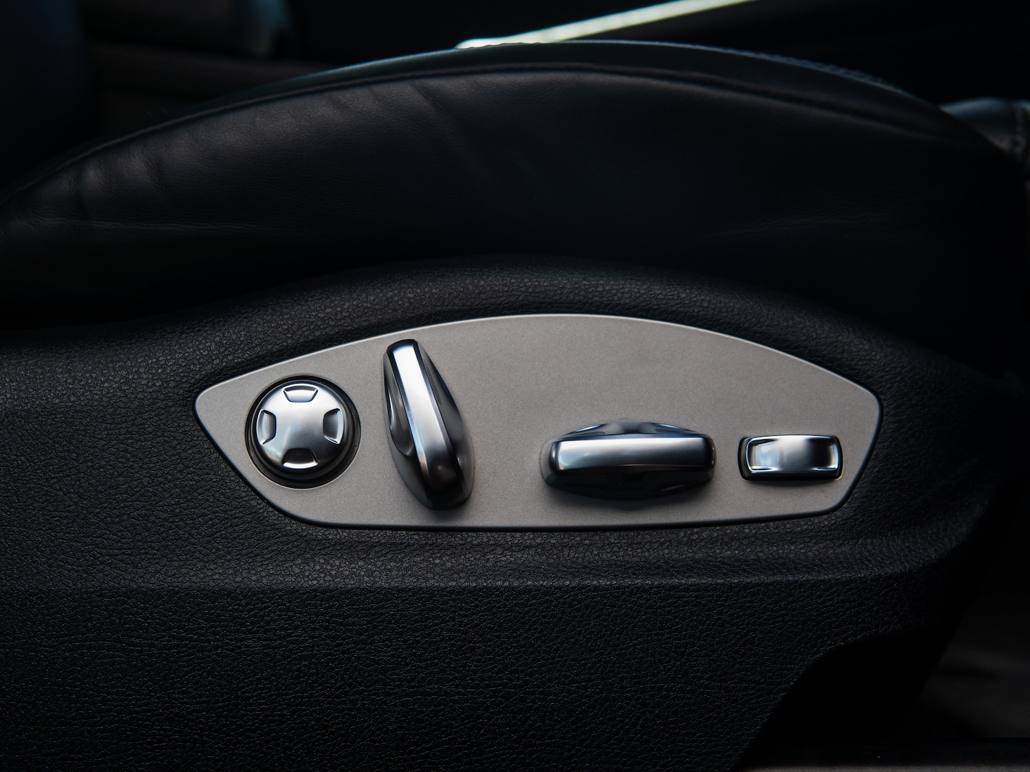 Used Porsche Macan 2024 for sale - 78016365: Photo 30