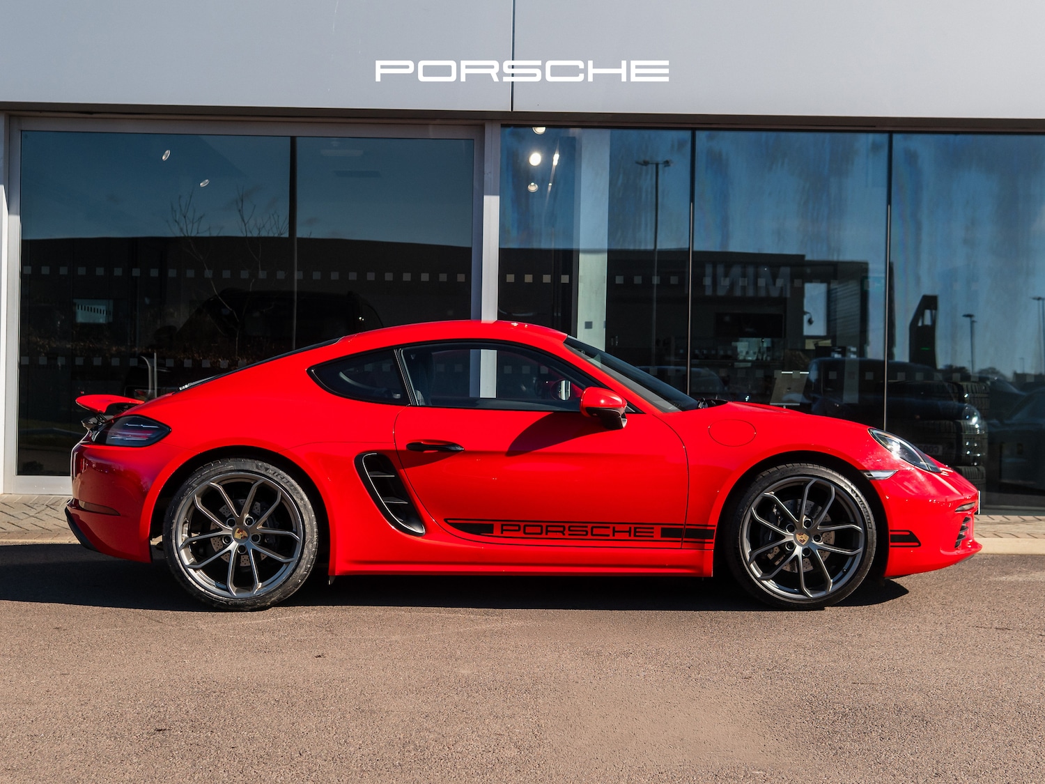 Used Porsche Cayman 2023 for sale - 78083344: Photo 4