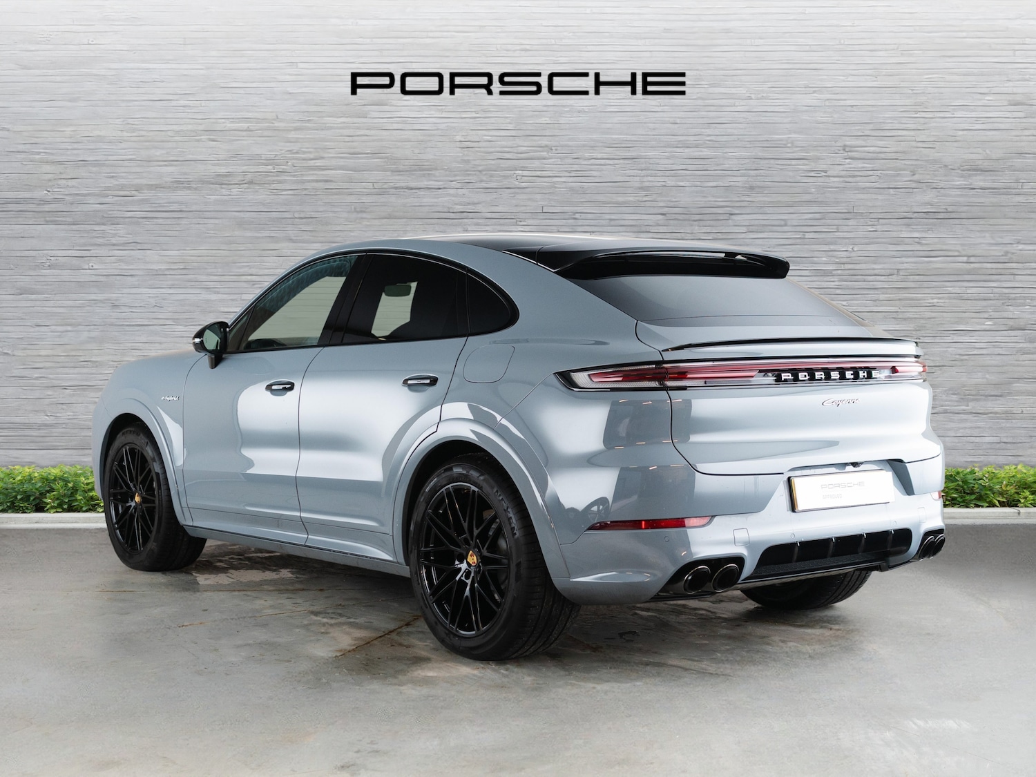 Used Porsche Cayenne 2024 for sale - 77037486: Photo 2