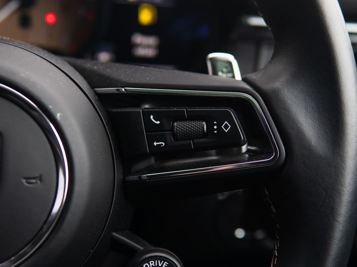 Used Porsche Macan 2023 for sale - 78123906: Photo 33