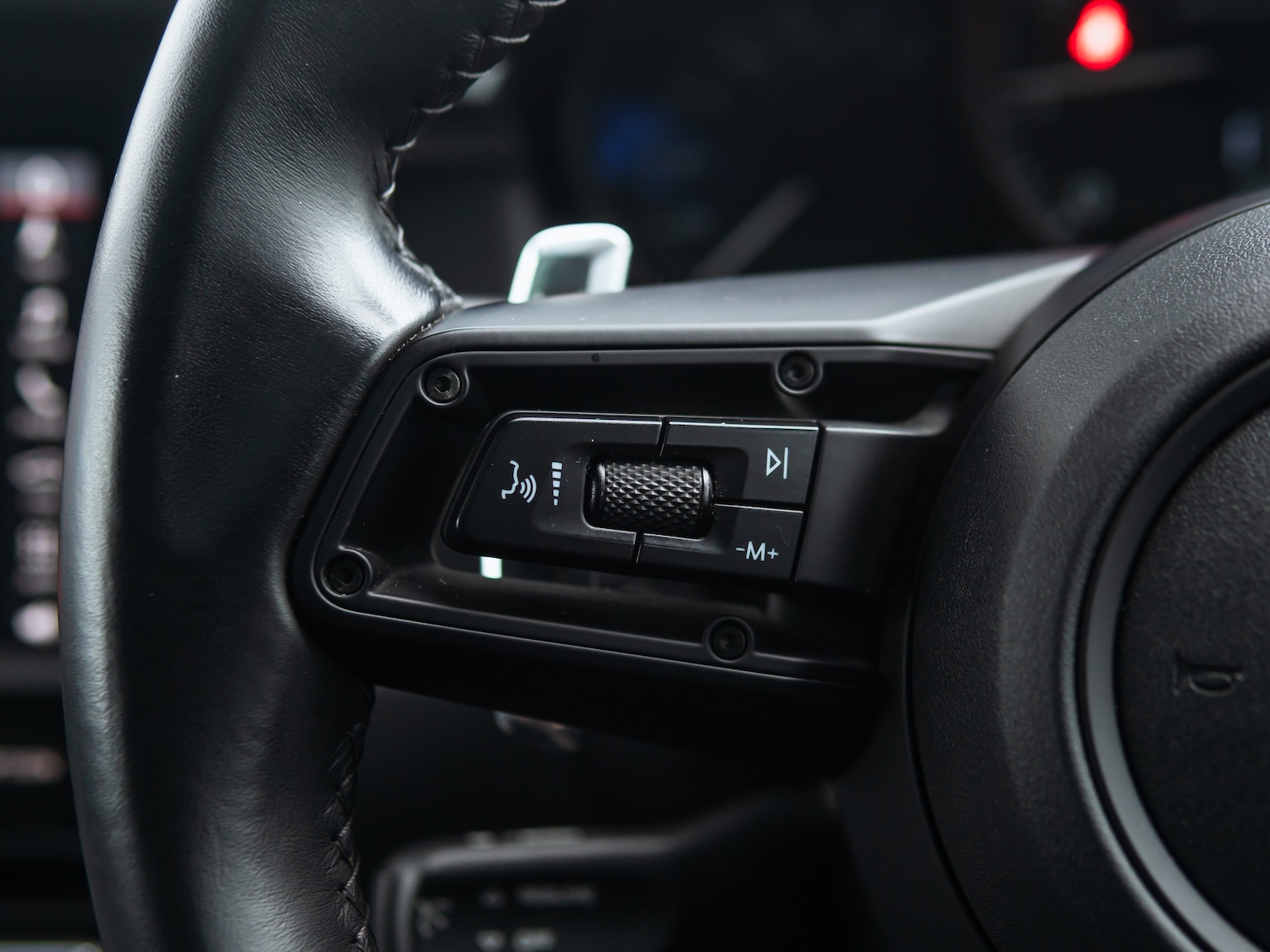 Used Porsche Macan 2023 for sale - 77747838: Photo 13