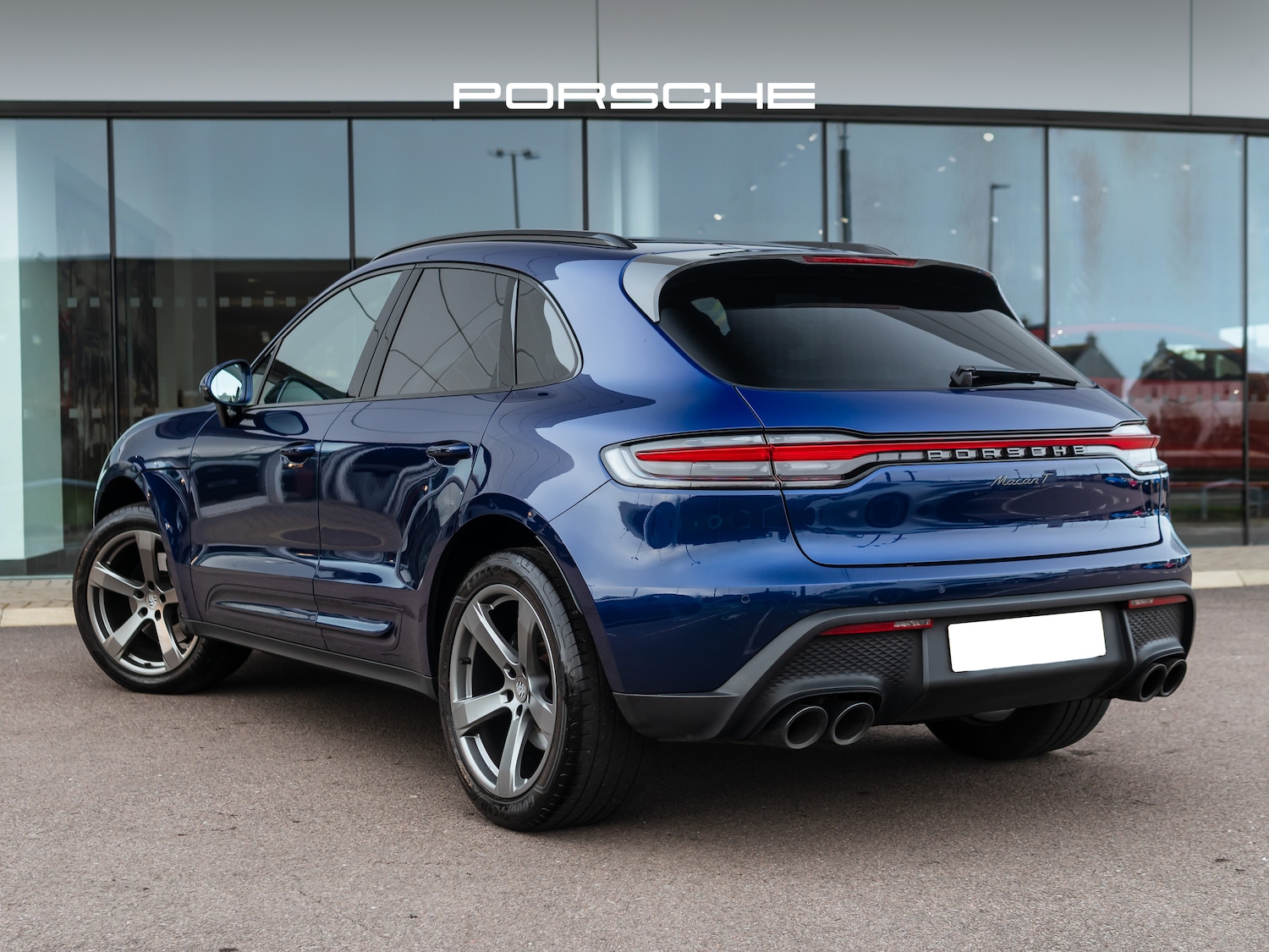 Used Porsche Macan 2023 for sale - 77747838: Photo 2