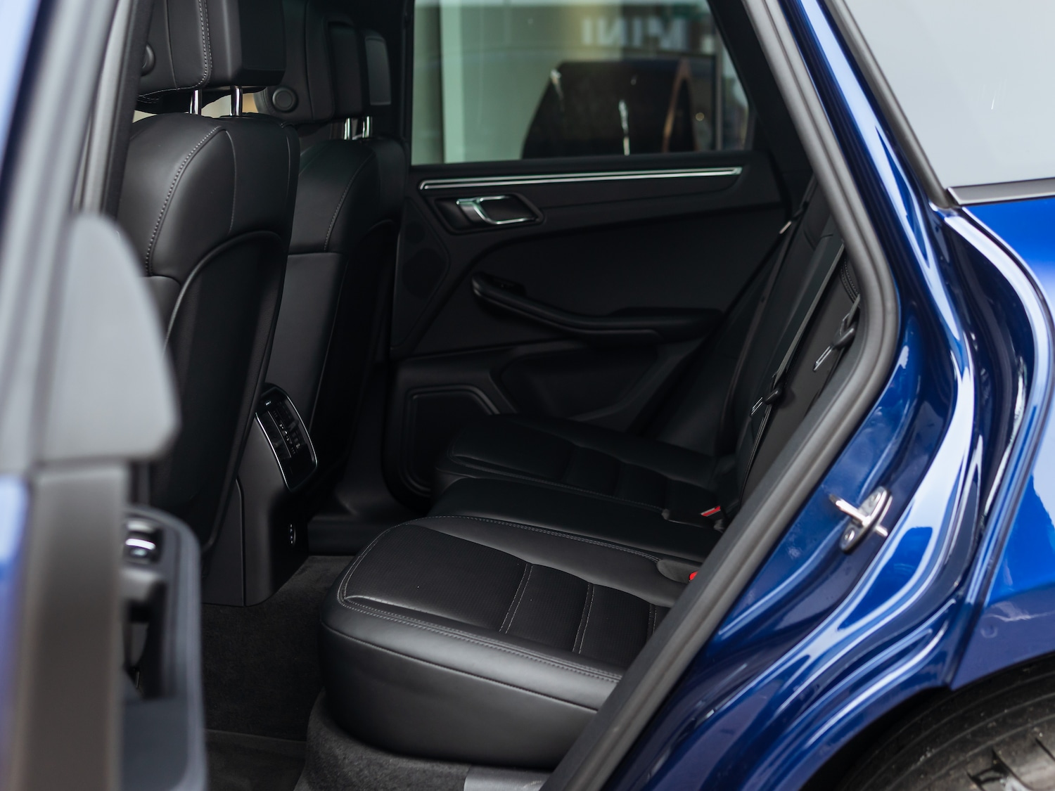 Used Porsche Macan 2023 for sale - 77747838: Photo 38