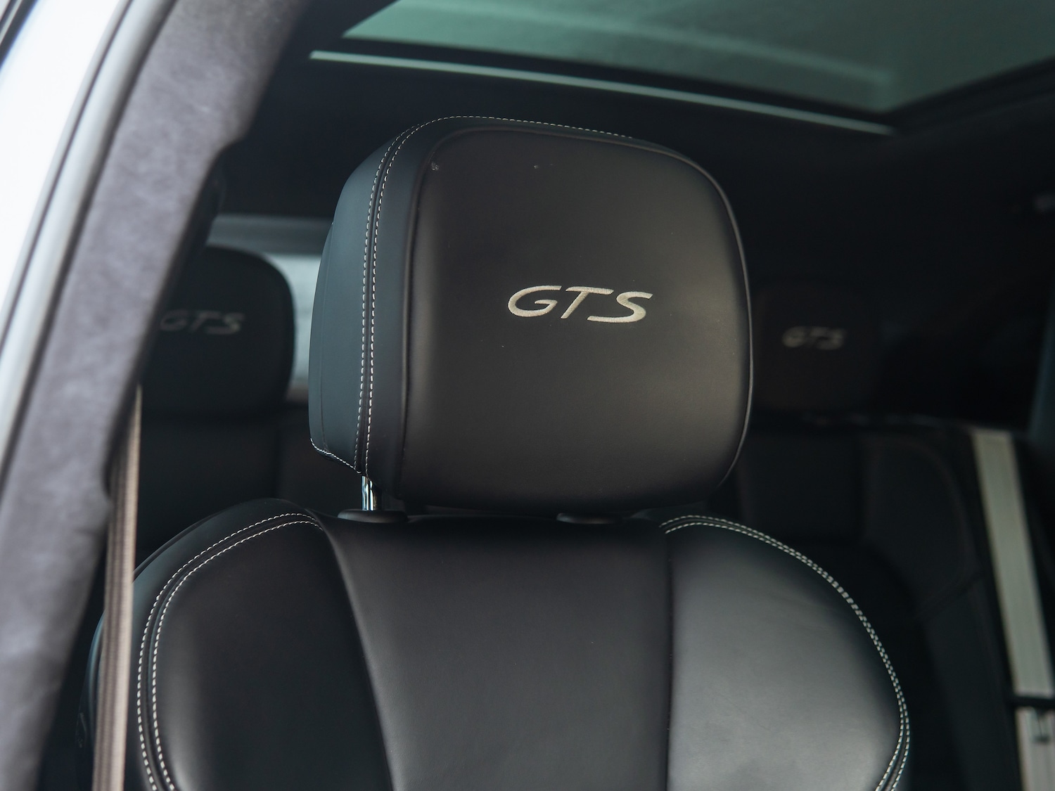 Used Porsche Macan 2020 for sale - 77642136: Photo 17