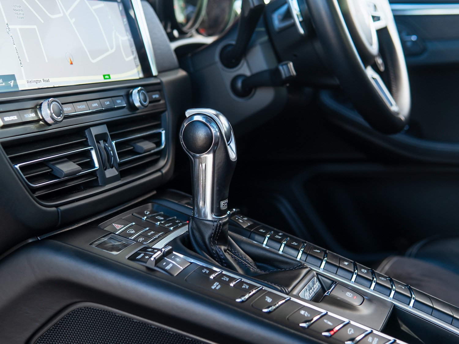 Used Porsche Macan 2020 for sale - 77642136: Photo 19