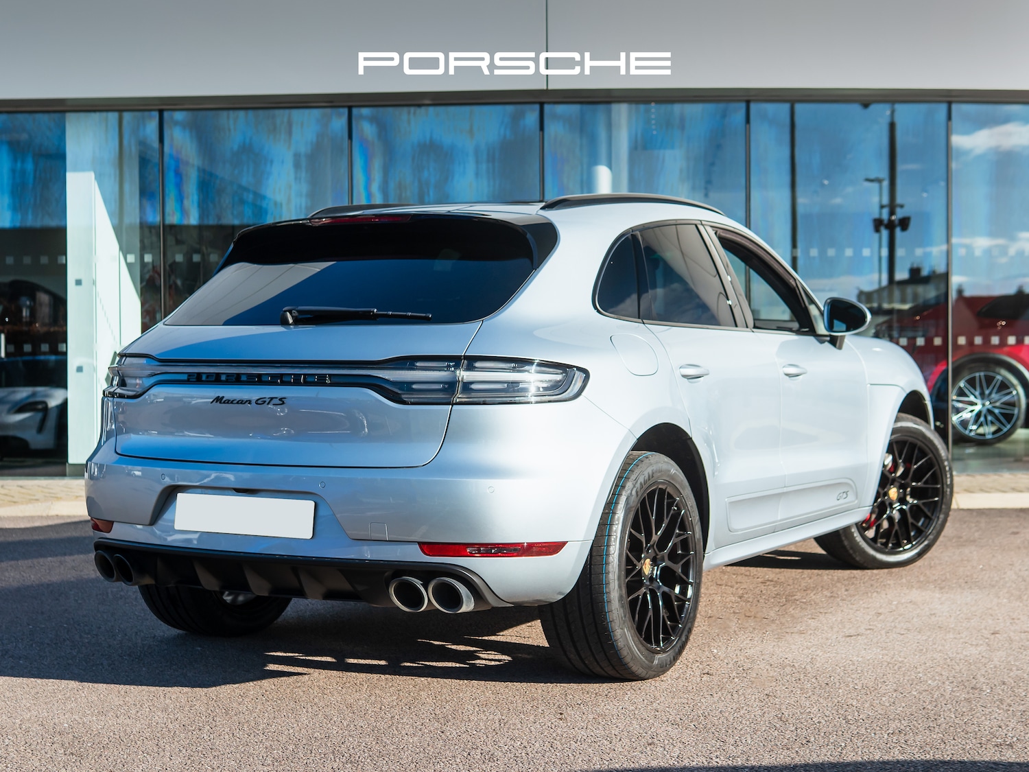Used Porsche Macan 2020 for sale - 77642136: Photo 2