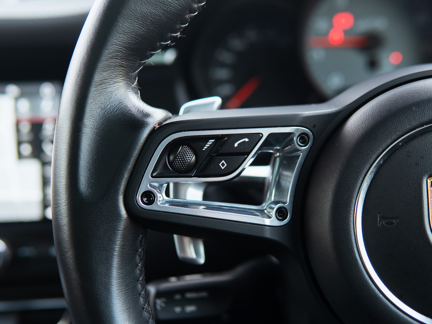 Used Porsche Macan 2020 for sale - 77642136: Photo 24