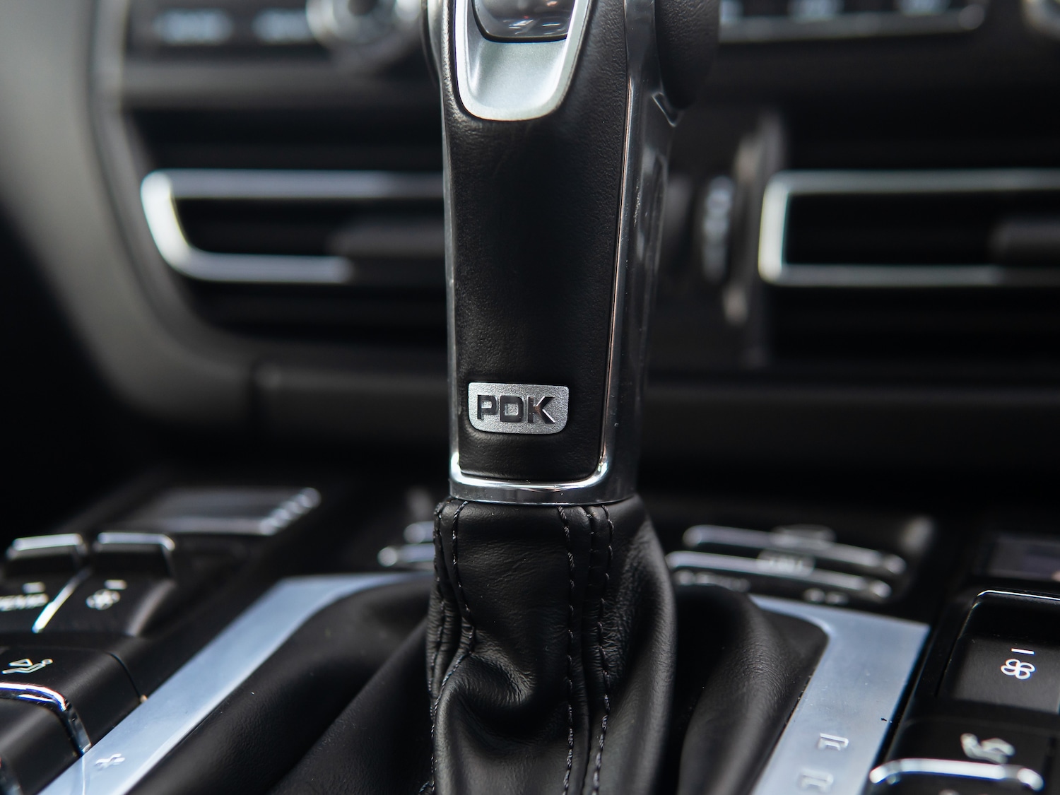 Used Porsche Macan 2020 for sale - 77642136: Photo 26