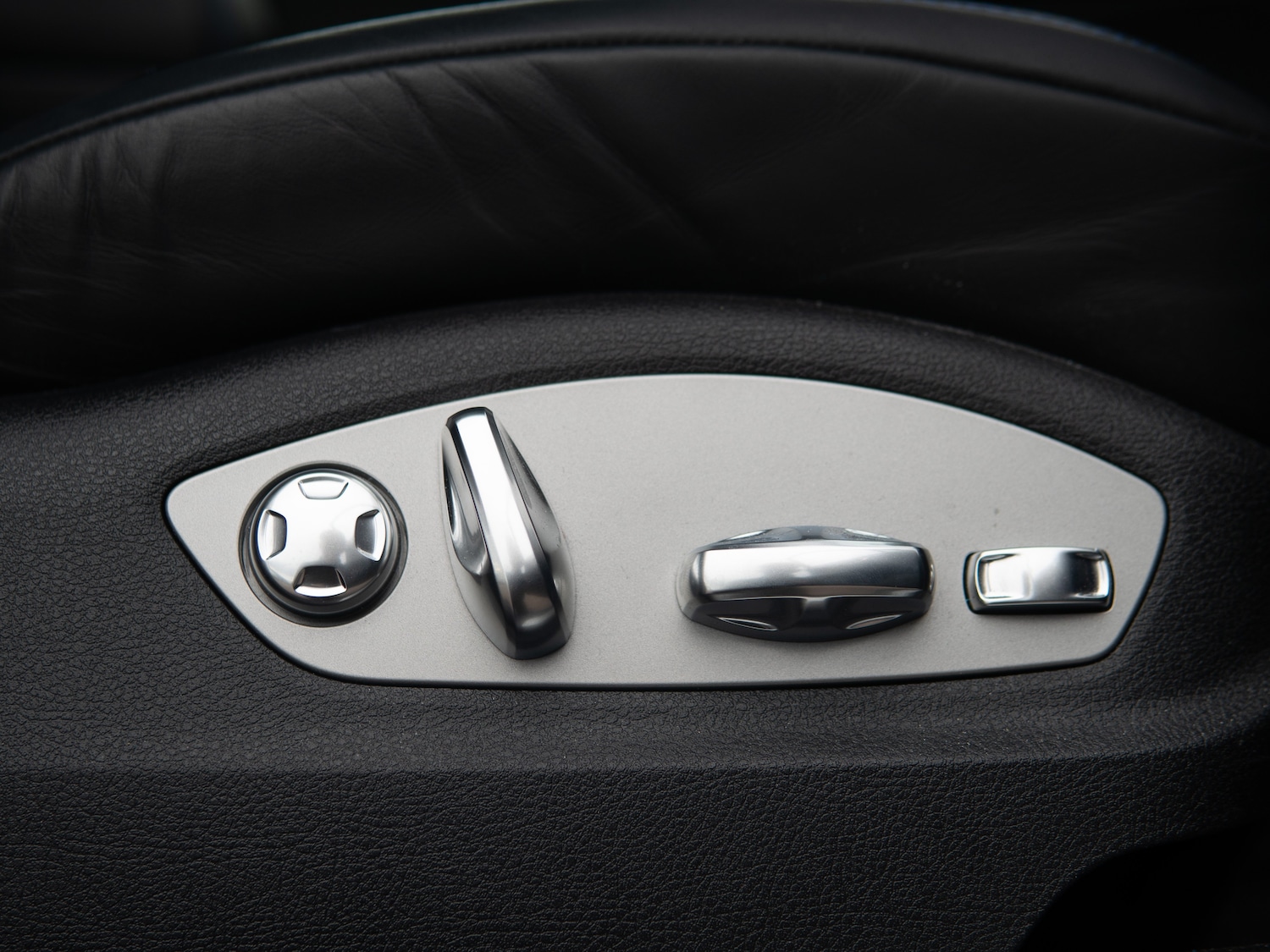 Used Porsche Macan 2023 for sale - 78002278: Photo 21