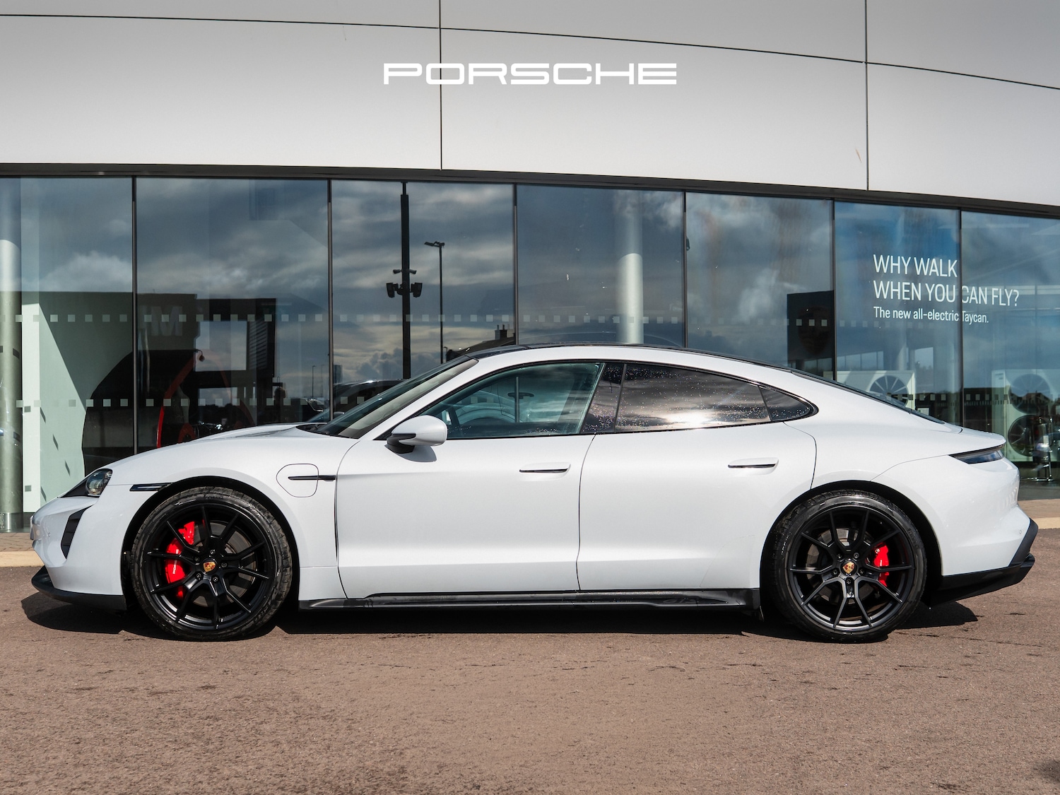 Used Porsche Taycan 2022 for sale - 78016362: Photo 4