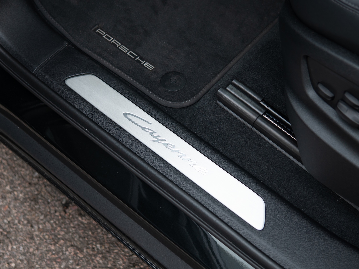 Used Porsche Cayenne 2024 for sale - 76197120: Photo 32