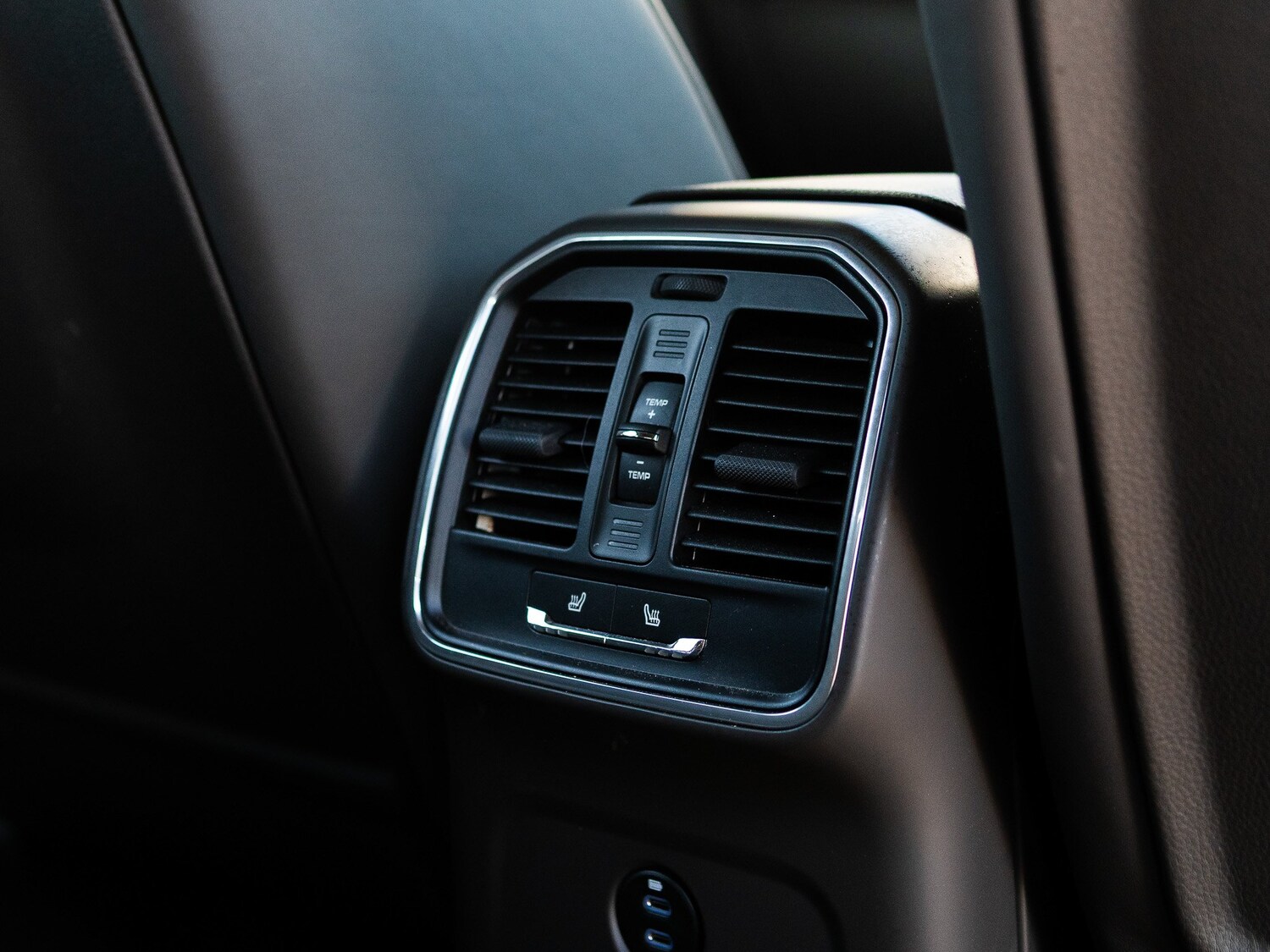 Used Porsche Macan 2023 for sale - 76355990: Photo 12