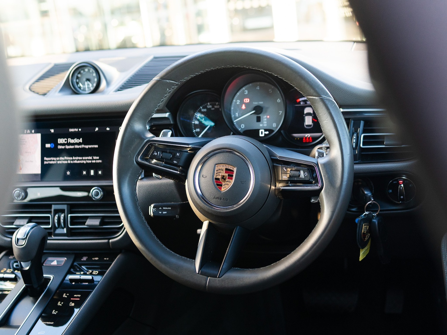Used Porsche Macan 2023 for sale - 76355990: Photo 15