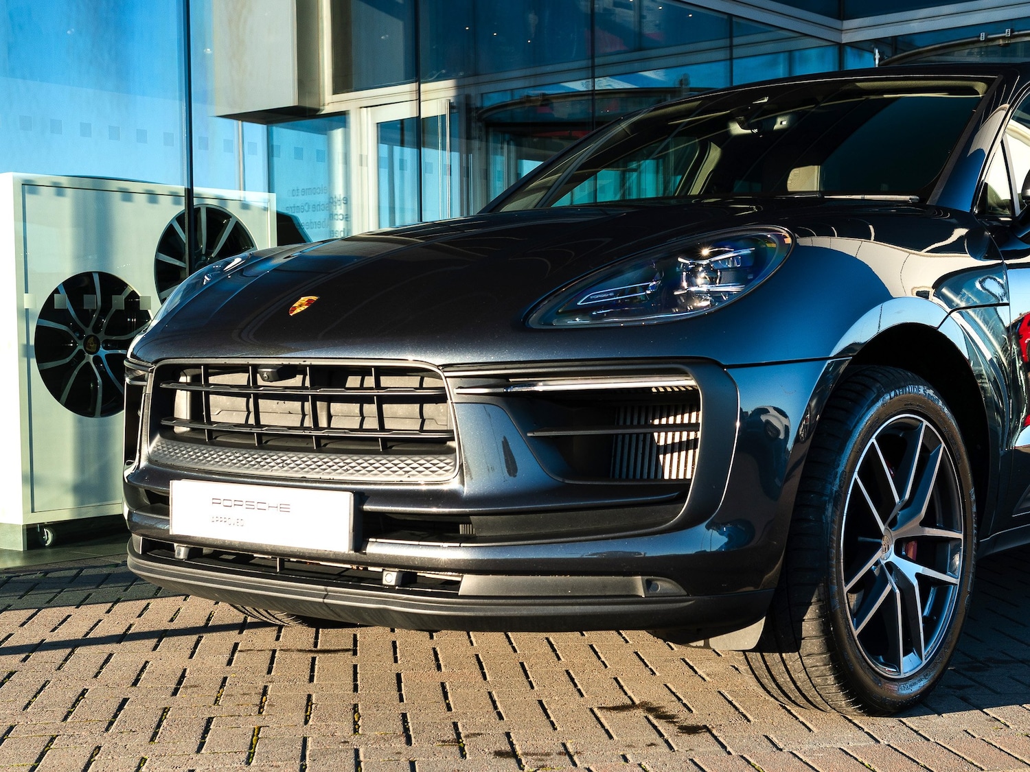 Used Porsche Macan 2023 for sale - 76355990: Photo 16