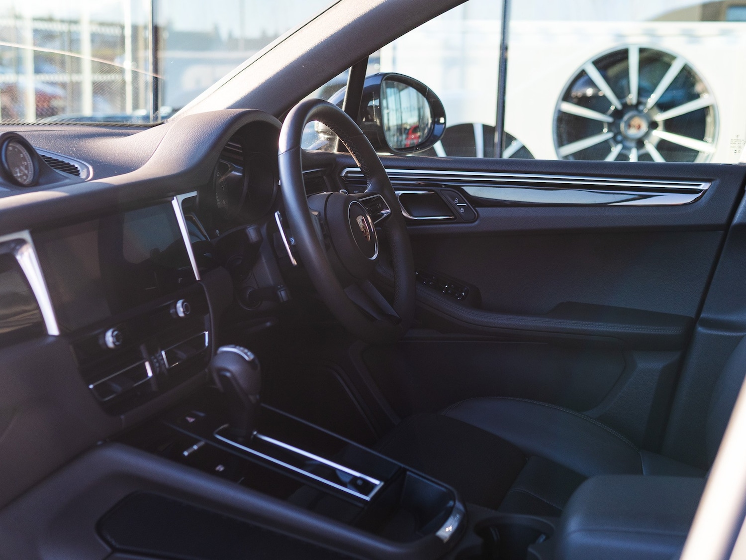 Used Porsche Macan 2023 for sale - 76355990: Photo 26