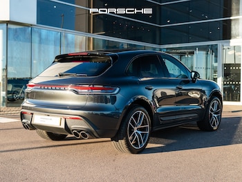 Used Porsche Macan 2023 for sale - 76355990: Photo