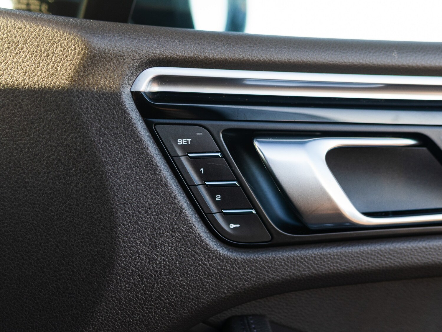 Used Porsche Macan 2023 for sale - 76355990: Photo 34