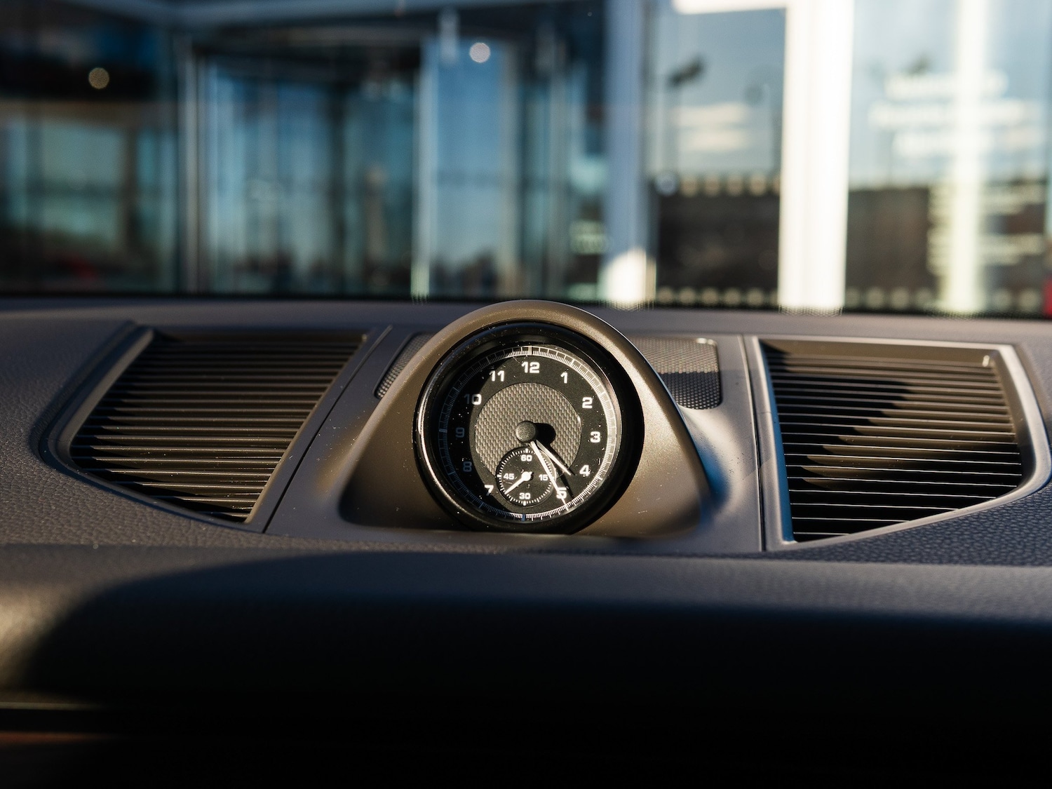 Used Porsche Macan 2023 for sale - 76355990: Photo 7